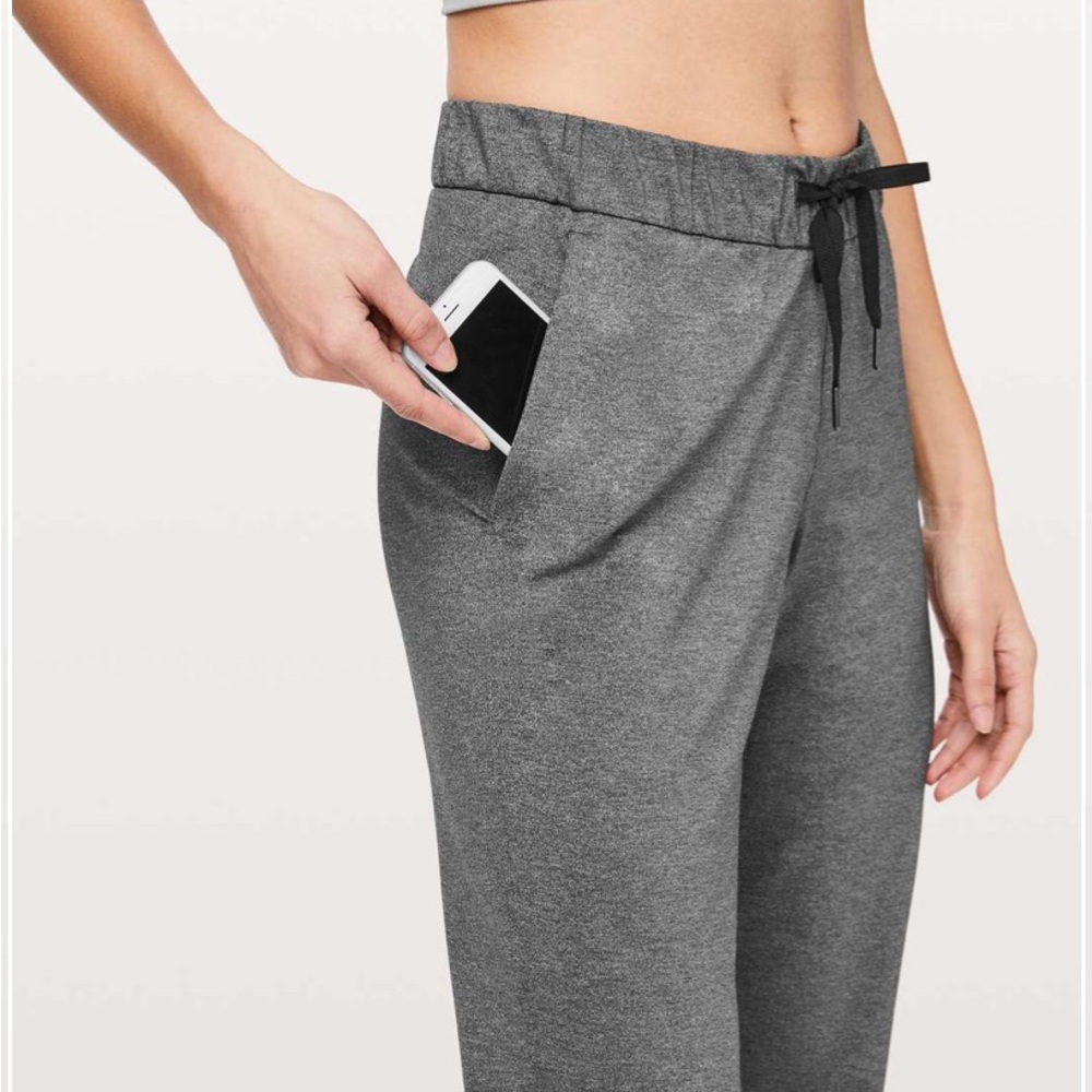 Lululemon On The Fly Pant: Size 6 - Picture 3 of 12